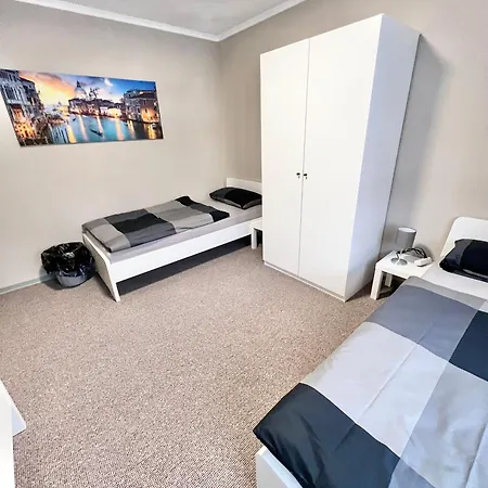 - Wohnung, 3 Schlafzimmer, Balkon - Kernsaniert!!! شقة *