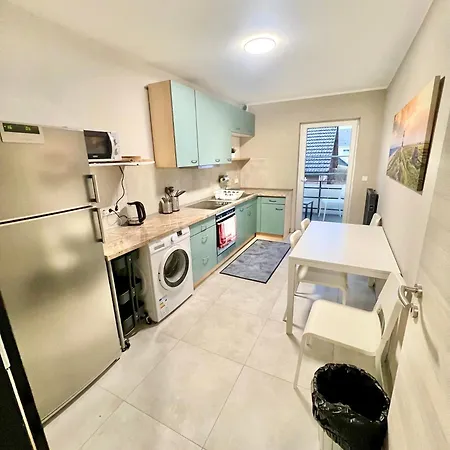 - Wohnung, 3 Schlafzimmer, Balkon - Kernsaniert!!!