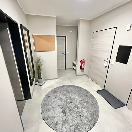 - Wohnung, 3 Schlafzimmer, Balkon - Kernsaniert!!! *