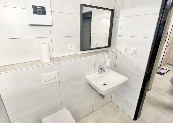 Lejlighed - Wohnung, 3 Schlafzimmer, Balkon - Kernsaniert!!! Paderborn