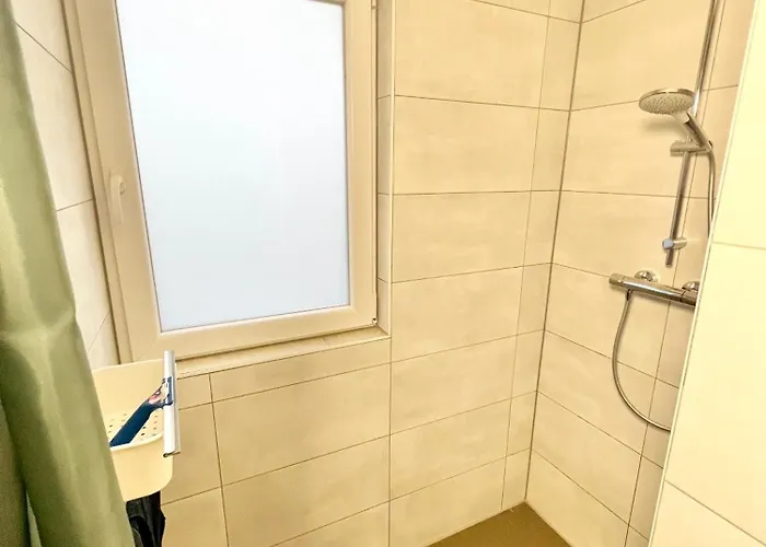 - Wohnung, 3 Schlafzimmer, Balkon - Kernsaniert!!! Paderborn