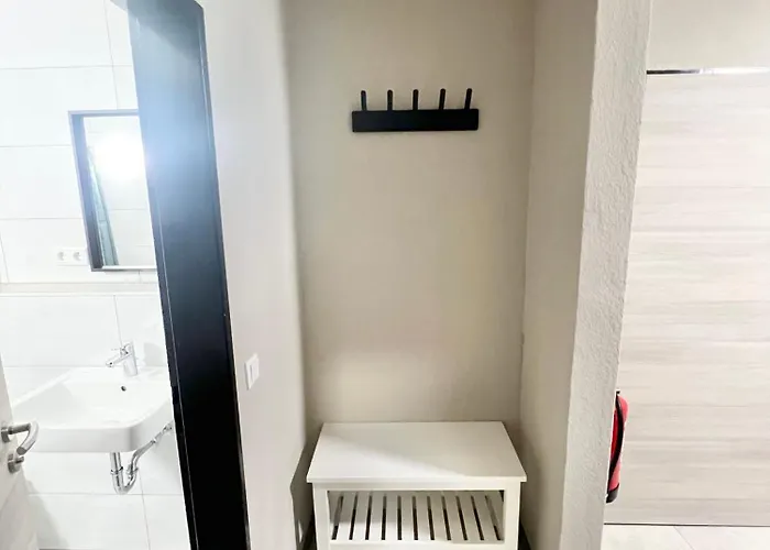 - Wohnung, 3 Schlafzimmer, Balkon - Kernsaniert!!! * Paderborn